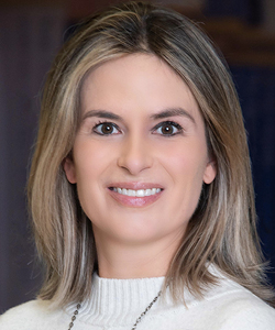 Dr. Yasmine Hoydonckx